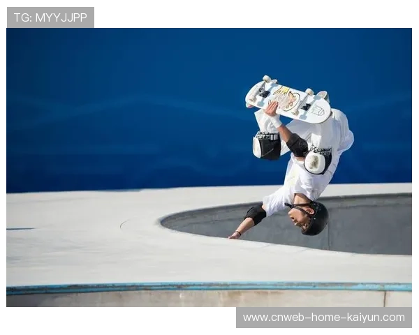 极限滑板场上选手完成完美后空翻